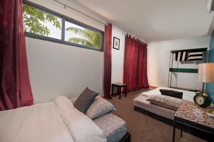 Room 10 of 30