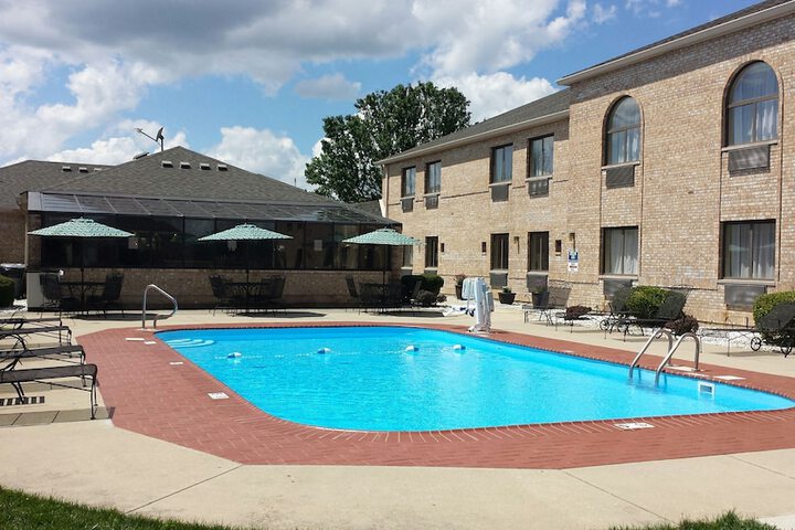 Pool 19 of 30