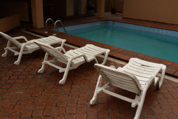 Pool Hotel