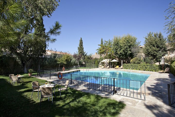 Pools & Facilities