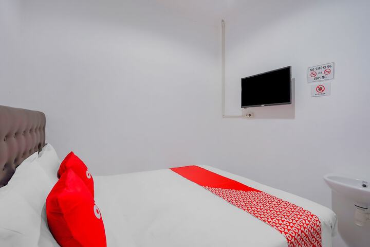 Room 13 of 22
