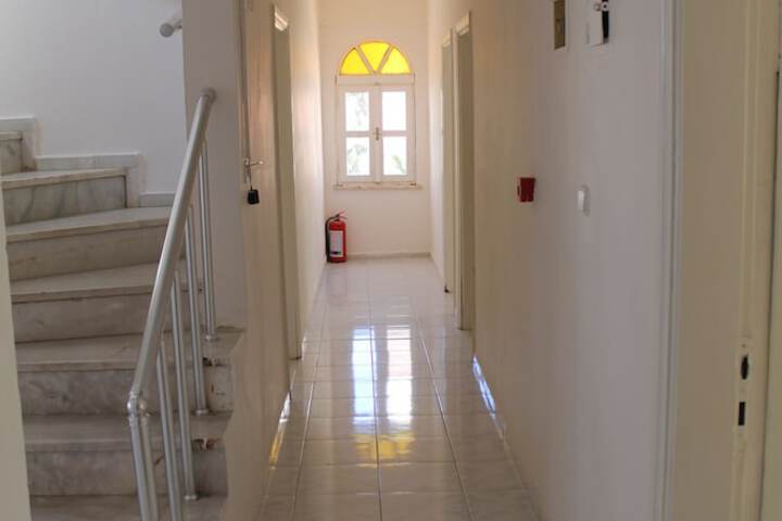 Ballroom/Hall 27 of 28