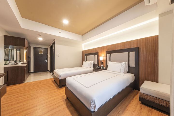 Room 10 of 40