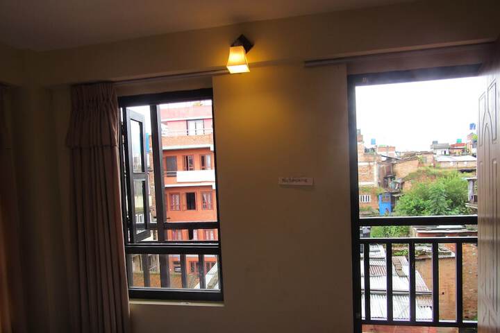 Room 16 of 38