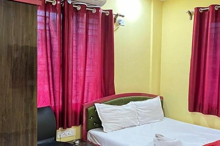 Room 7 of 16