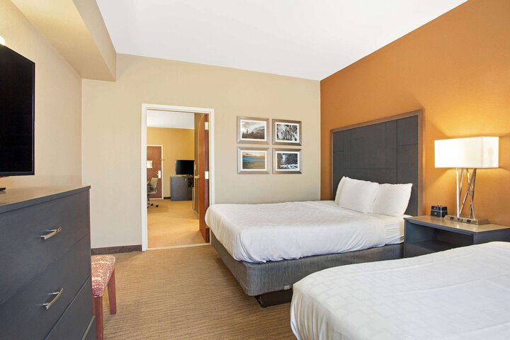 1 King Bed Junior Suite (6 of 10)