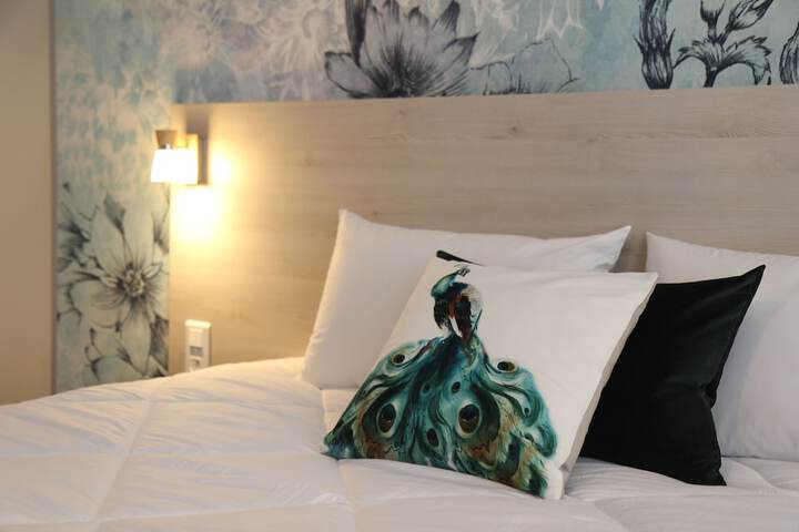 Room 3 of 38