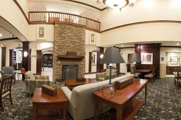 Lobby lounge