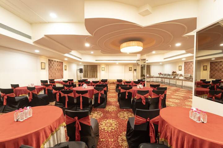 Ballroom/Hall 58 of 69