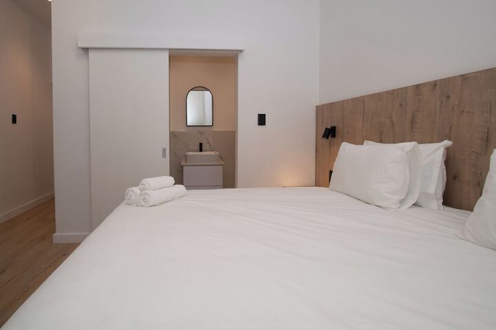 Room 14 of 37