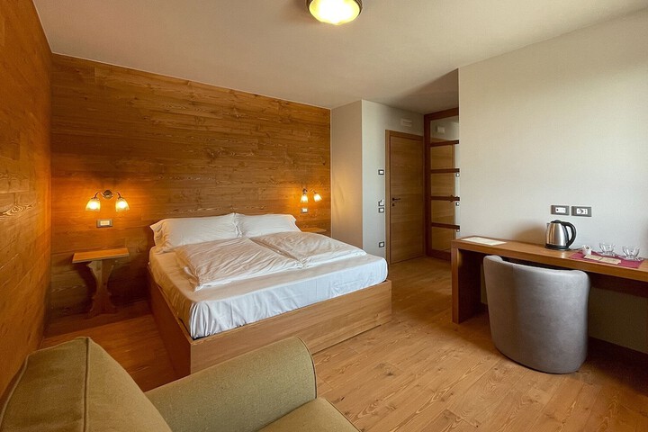 Room 2 of 29