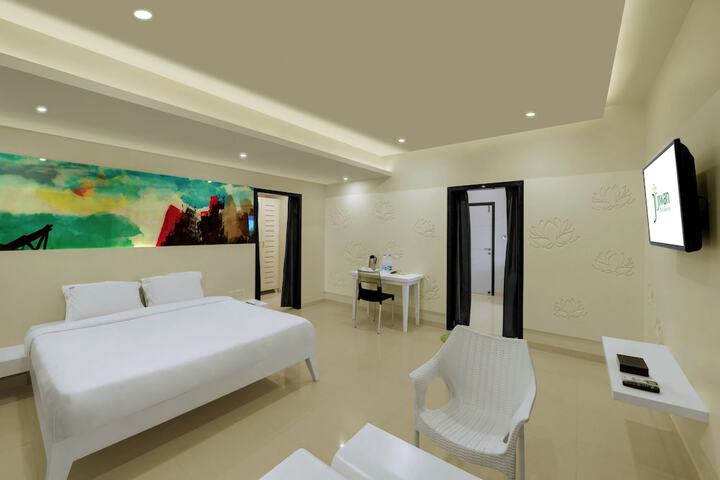 Room 25 of 32