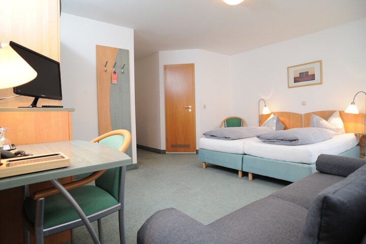 Room 7 of 37
