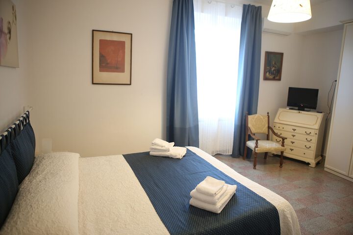 Room 6 of 36