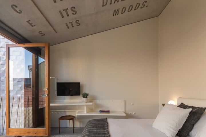 Room 34 of 129