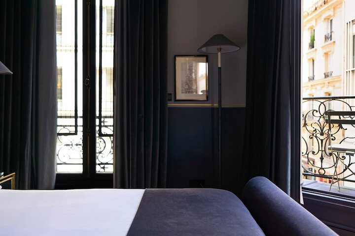 Room 33 of 110