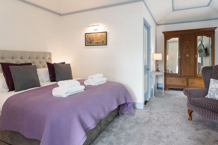 Room 3 of 46