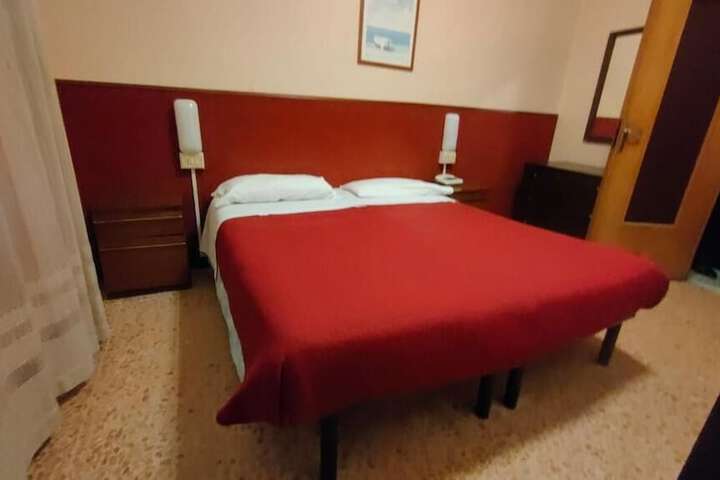 Room 8 of 21