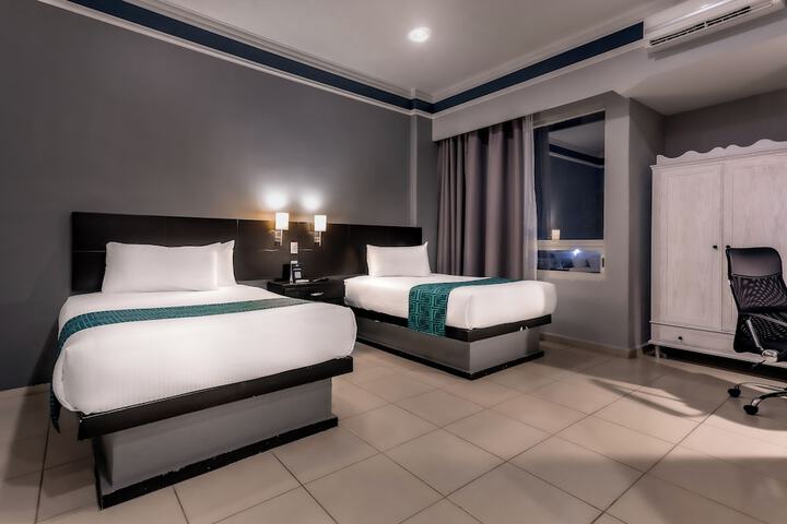 Room 42 of 166