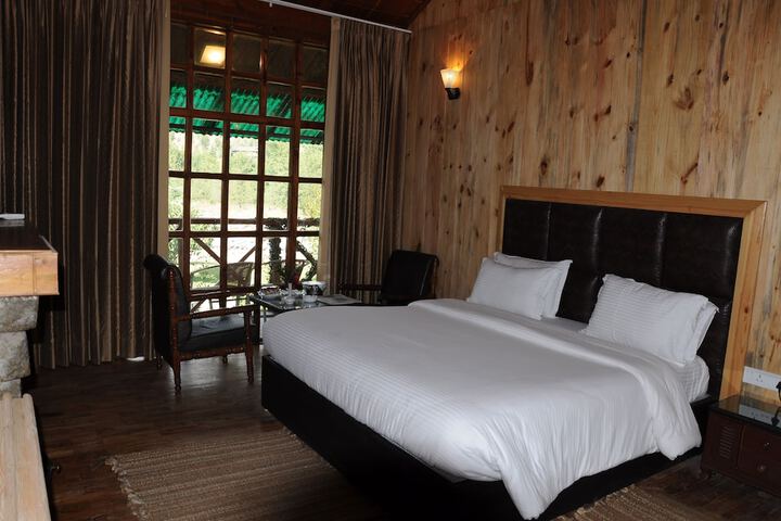 Room 4 of 31