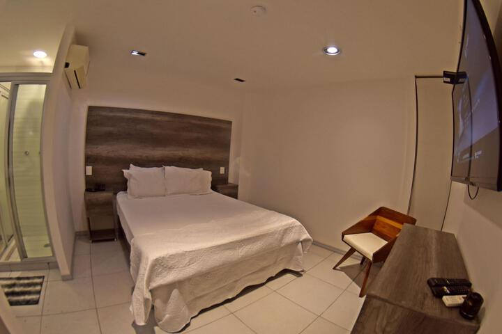 Room 32 of 35