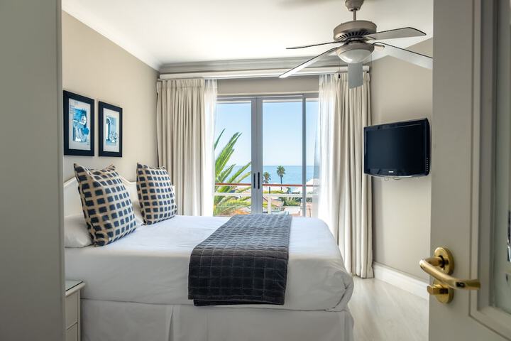 Room 40 of 168