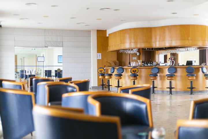 Snack bar