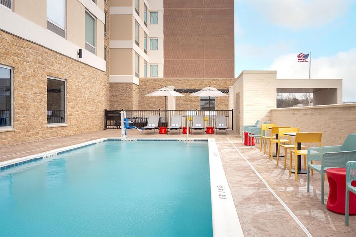 Pool 18 of 38
