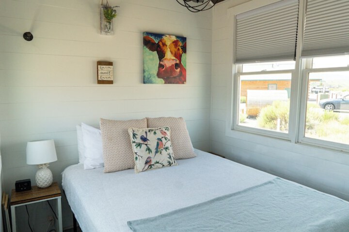 Room 47 of 103