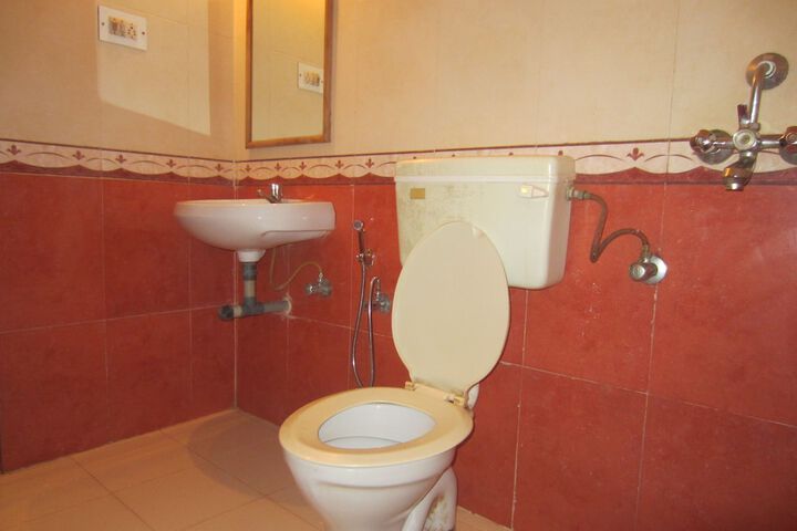 Room 18 of 37