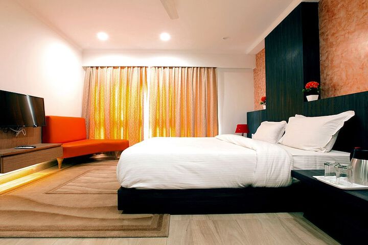 Room 5 of 19