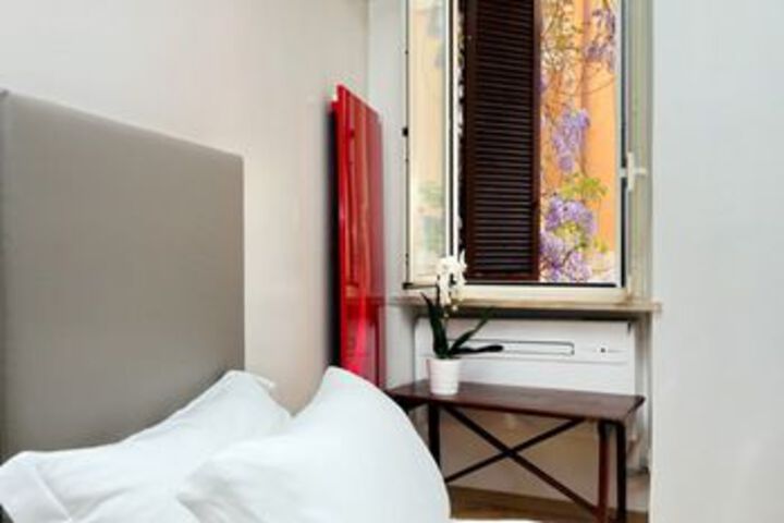 Room 32 of 50