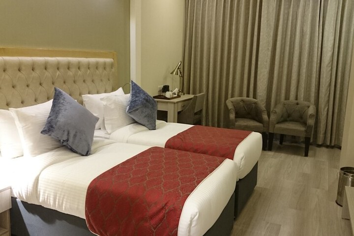 Room 2 of 30