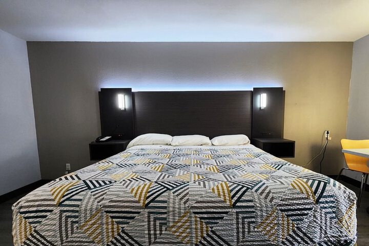 Room 17 of 49