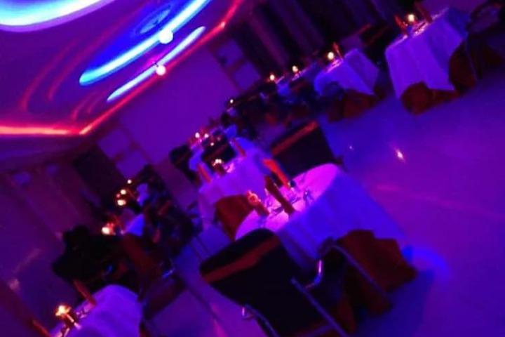 Dining 19 of 27