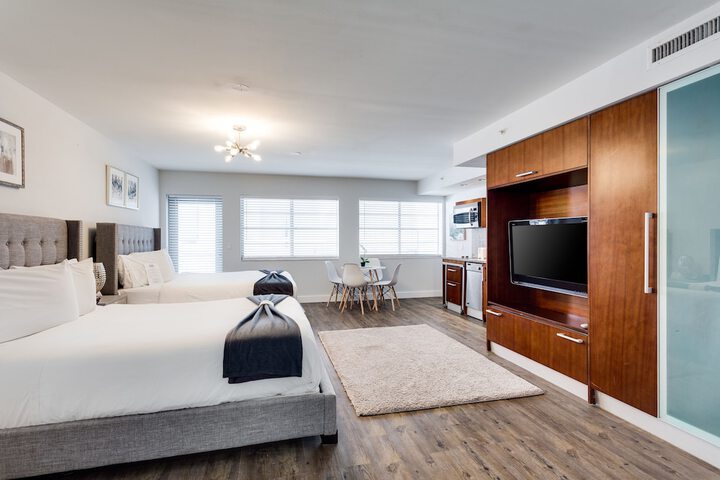 Room 13 of 38