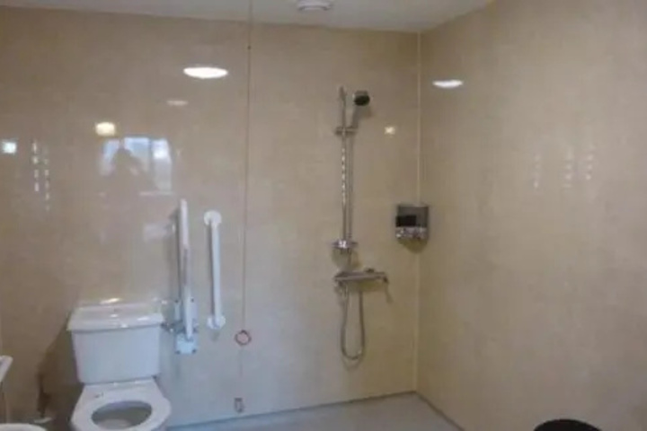 Room 7 of 19