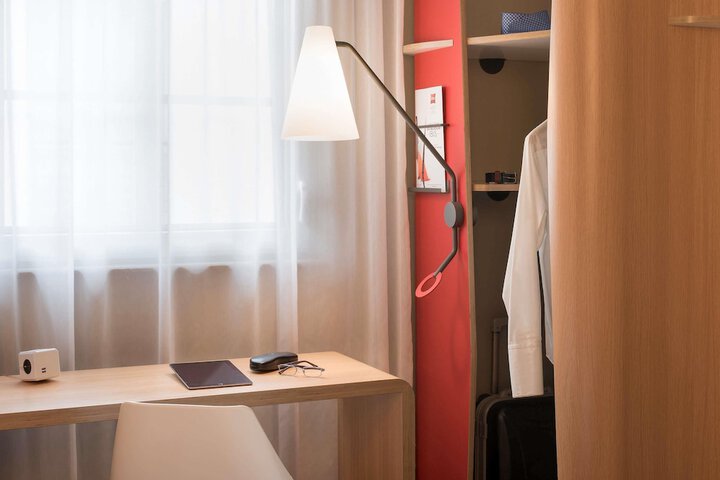 Room 4 of 53