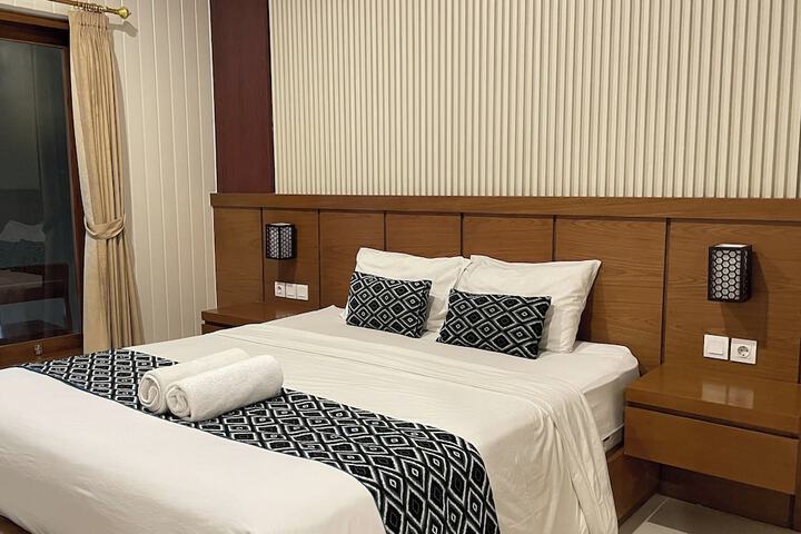 Room 4 of 27