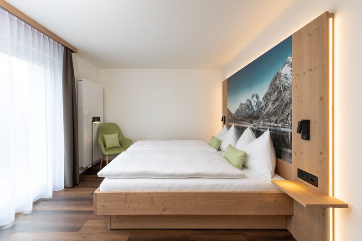 Room 103 of 245