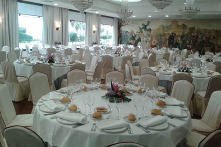 Ballroom/Hall 106 of 138