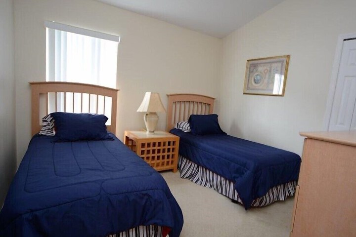 Room 5 of 24