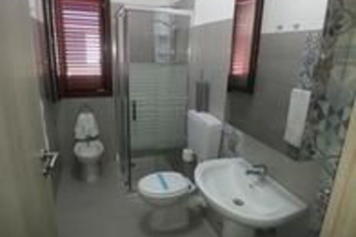 Room 2 of 23