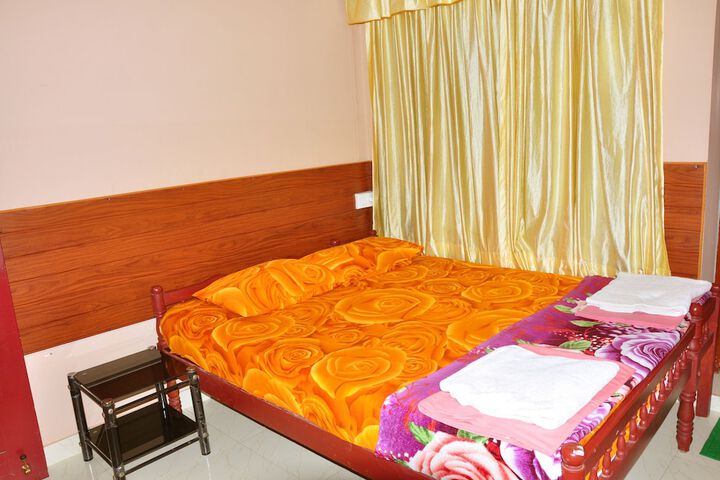 Room 25 of 102