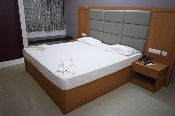 Room 5 of 20