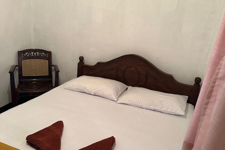 Room 7 of 10
