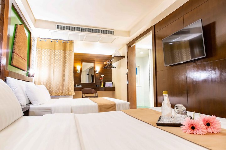 Room 7 of 98