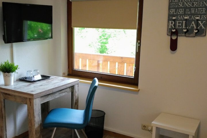 Room 13 of 21