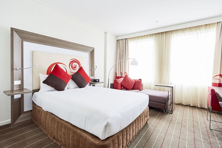 Room 4 of 68