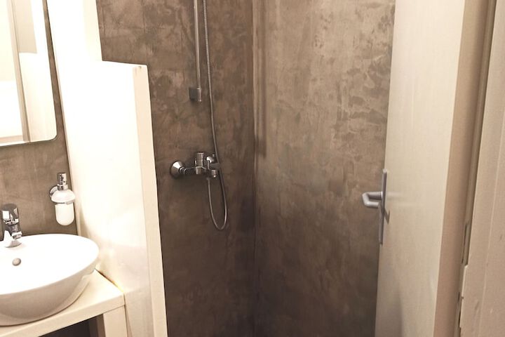 Room 31 of 66
